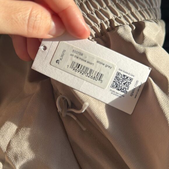 NWT Spanx On the Move Skort Stone Gray XL - Picture 6 of 7